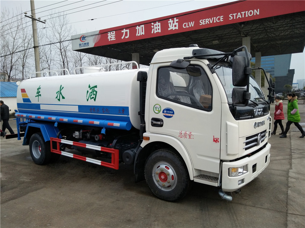 东风多利卡（8方）洒水车