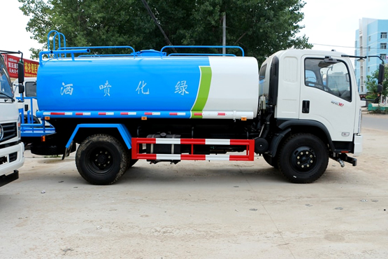 东风12吨洒水车 东风12吨洒水车