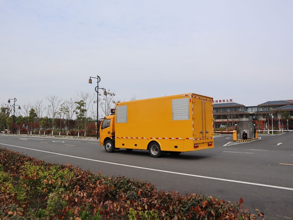 多利卡电源车