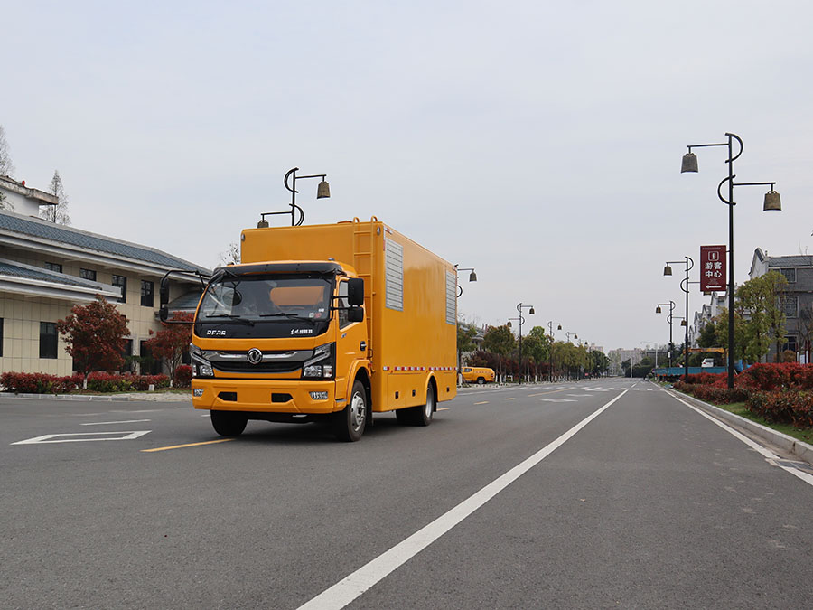 多利卡电源车