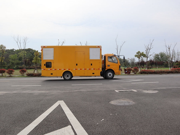 多利卡电源车