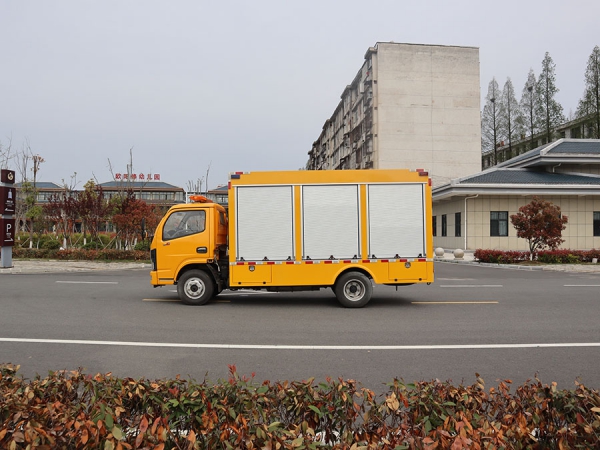 小多利卡救险车