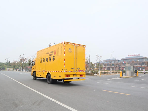 东风天锦电源车