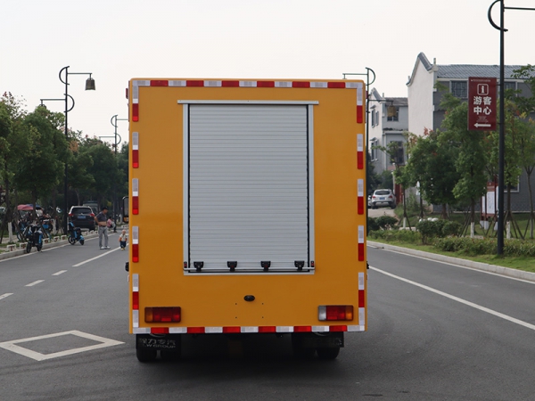 依维柯救险车
