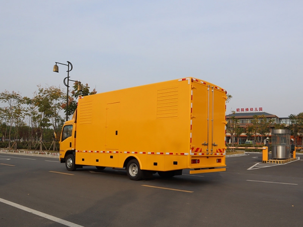 五十铃电源车