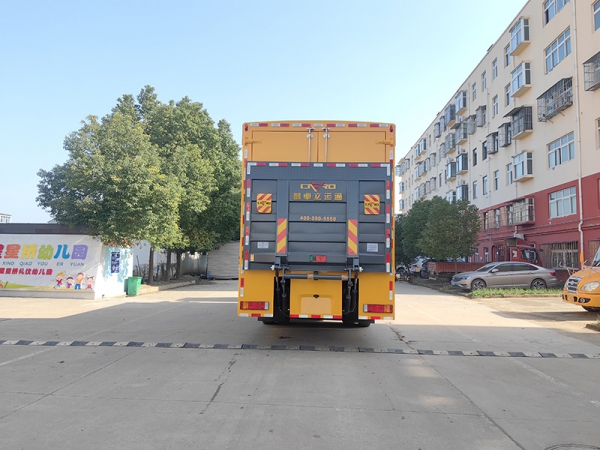 装备车