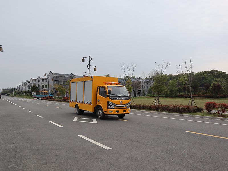 小多利卡救险车
